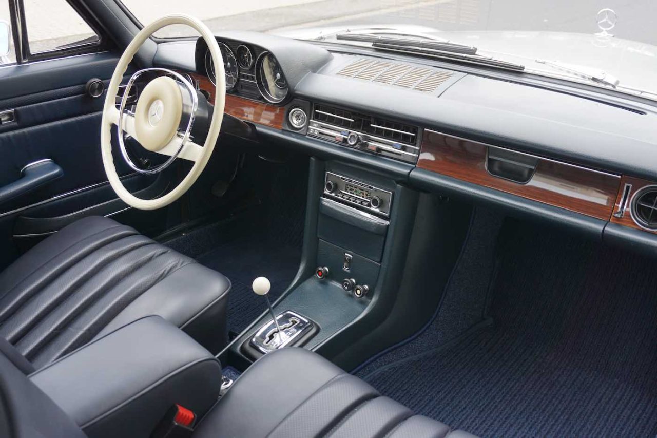 1972 Mercedes-Benz 250C Automatik Strich 8 114 Coupe Interieur