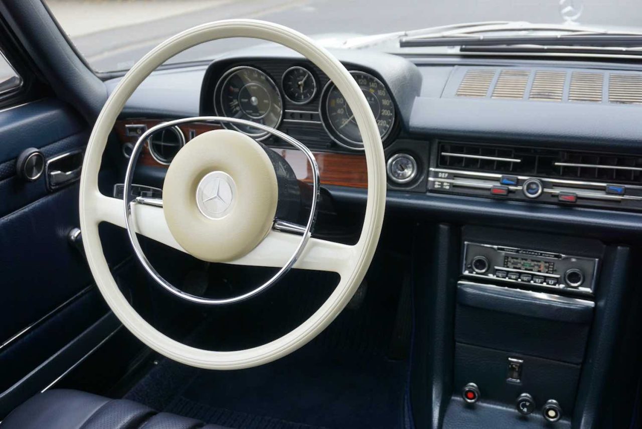 1972 Mercedes-Benz 250C Automatik Strich 8 114 Coupe Lenkrad