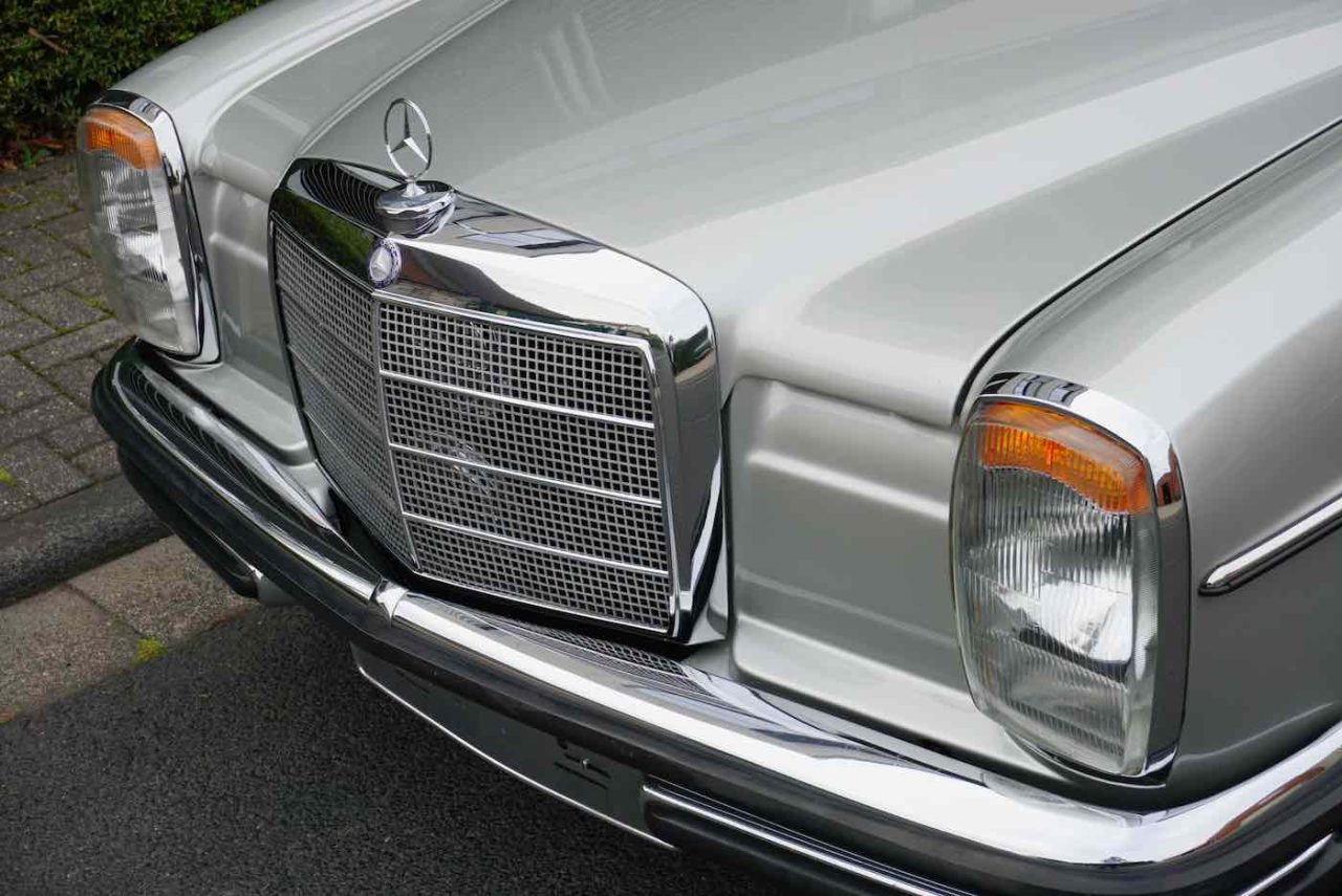 1972 Mercedes-Benz 250C Automatik Strich 8 114 Coupe Kühler