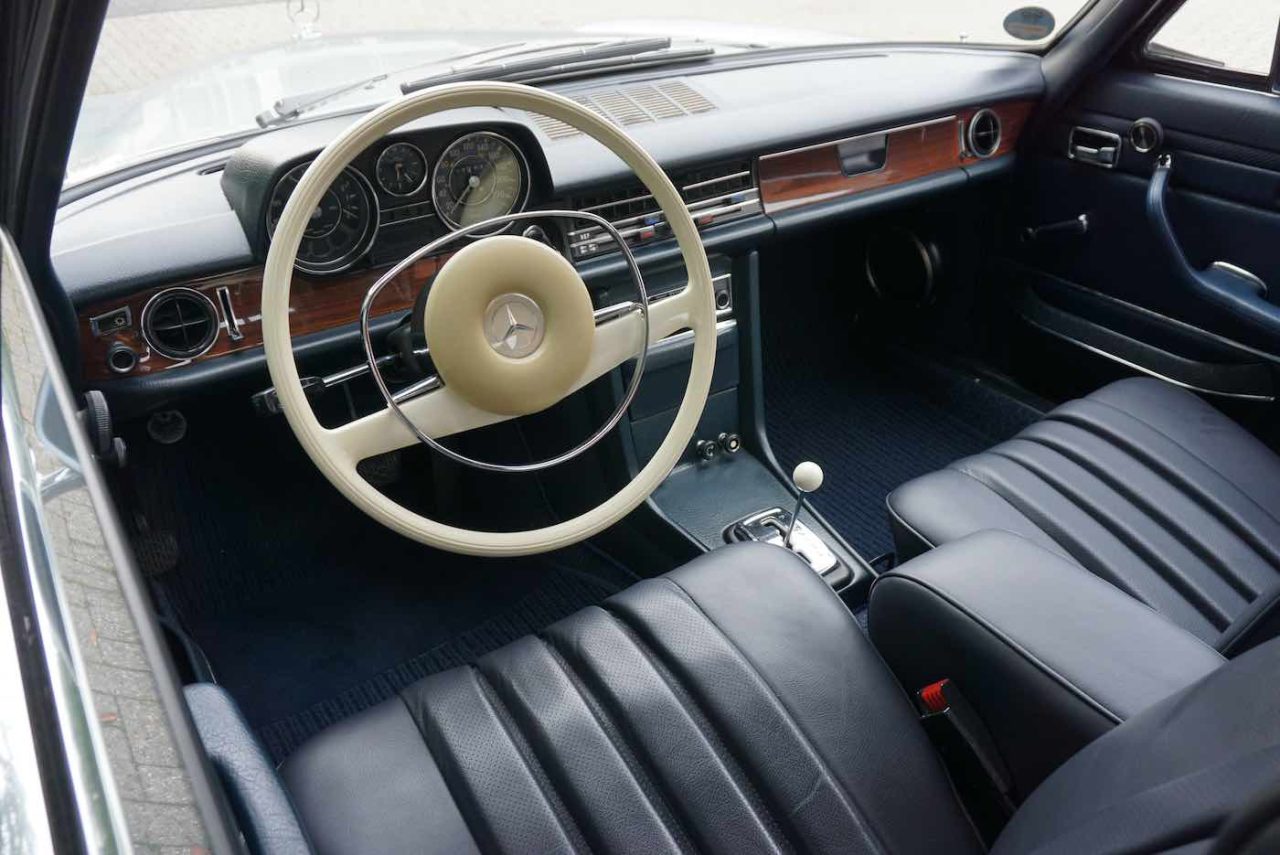 1972 Mercedes-Benz 250C Automatik Strich 8 114 Coupe Interieur