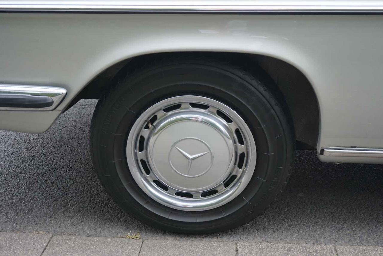 1972 Mercedes-Benz 250C Automatik Strich 8 114 Coupe Radkasten