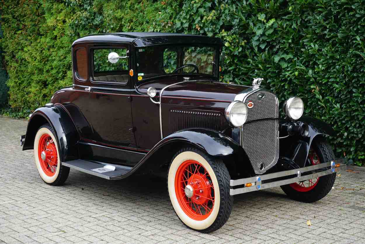1931 Ford Model A Coupe mit Schwiegermuttersitz Front