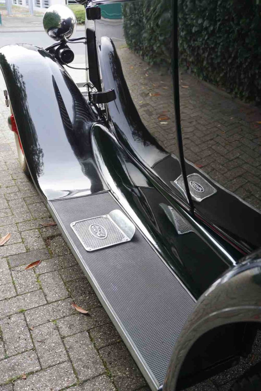 1931 Ford Model A Coupe mit Schwiegermuttersitz Trittbrett