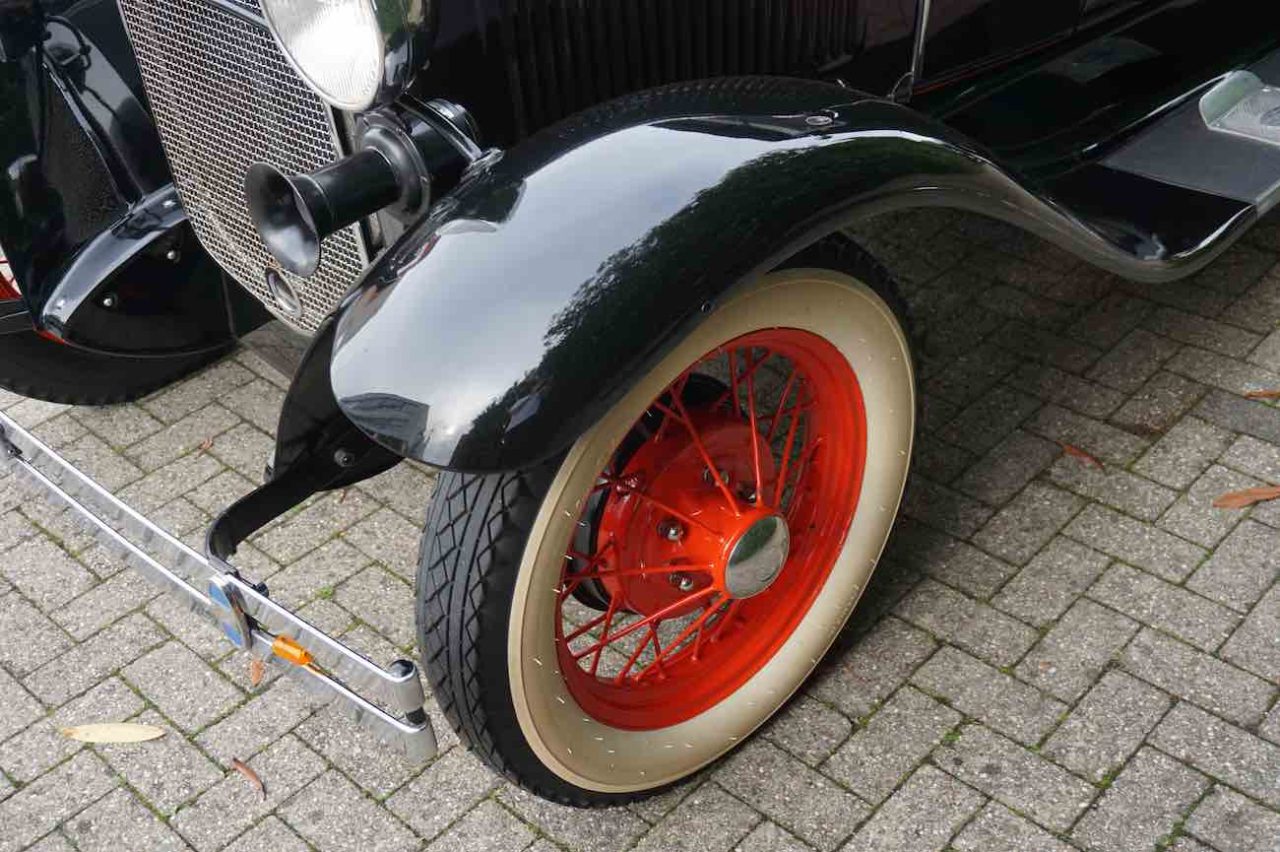 1931 Ford Model A Coupe mit Schwiegermuttersitz Rad